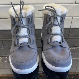 Sorel Explorer II Carnival Cozy Boots size 9.